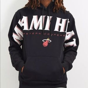 NBA Miami Heat Wingspan Hoodie Sweatshirt (Medium)